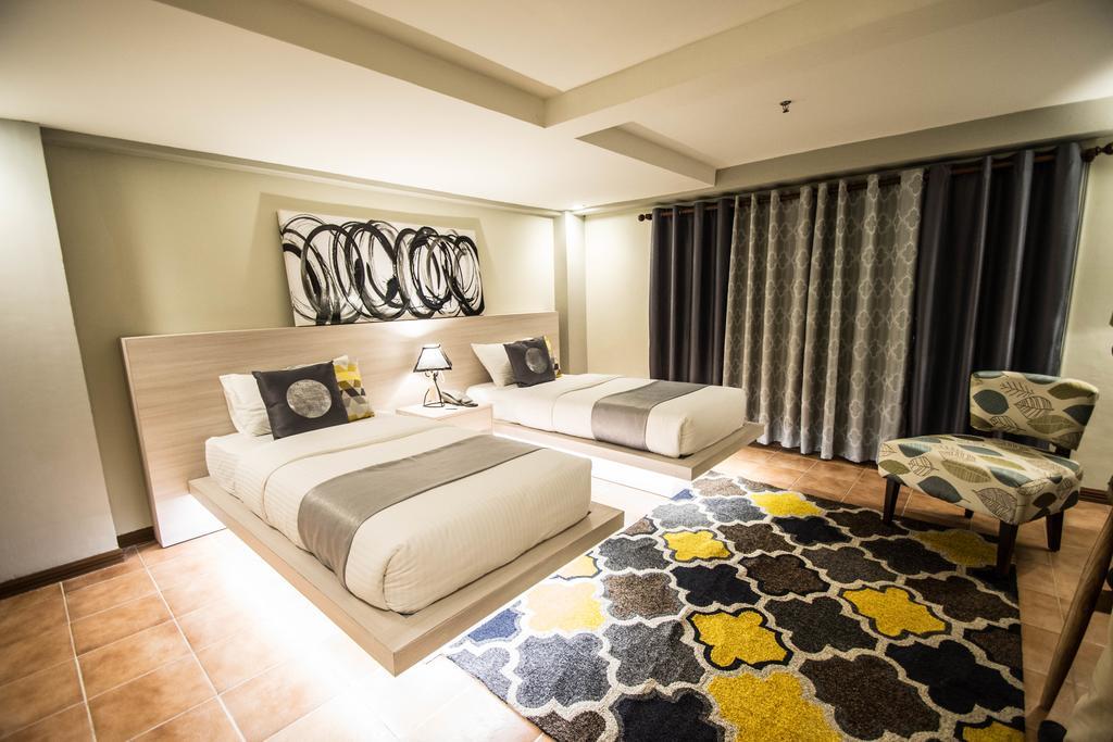 Almont City Hotel Butuan City Buitenkant foto