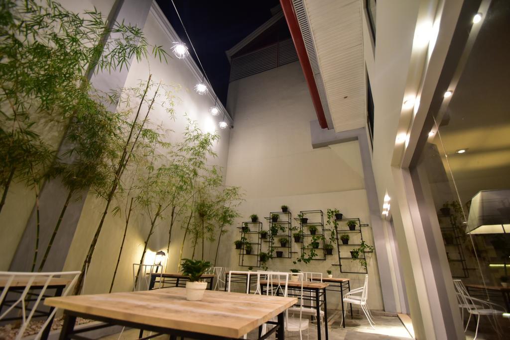 Almont City Hotel Butuan City Buitenkant foto