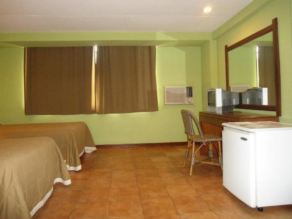 Almont City Hotel Butuan City Buitenkant foto