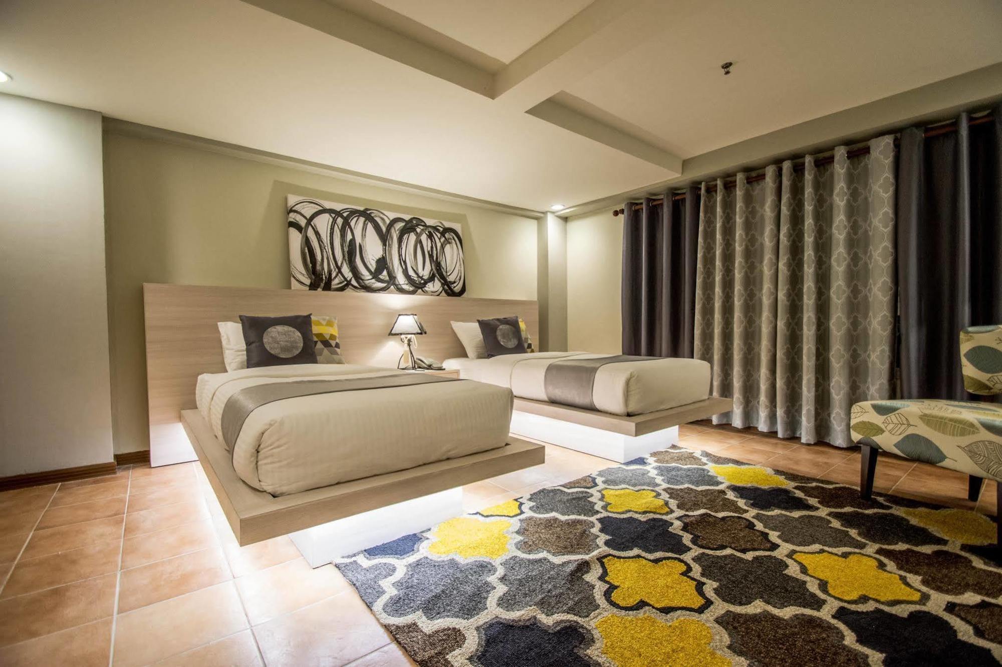 Almont City Hotel Butuan City Buitenkant foto
