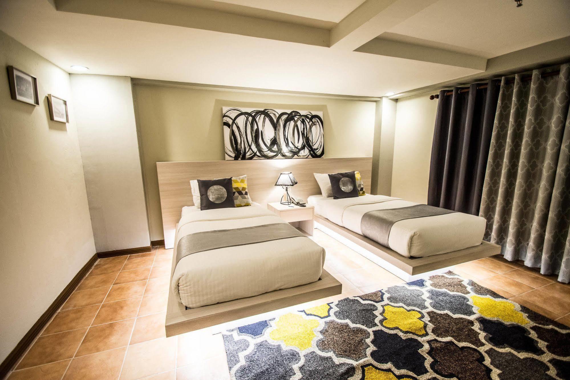 Almont City Hotel Butuan City Buitenkant foto
