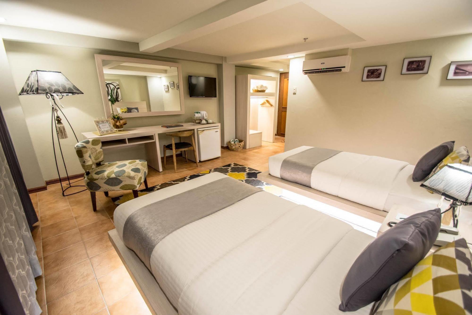 Almont City Hotel Butuan City Buitenkant foto